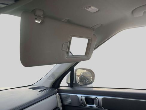 Used 2025 Hyundai Santa Fe SE image 32