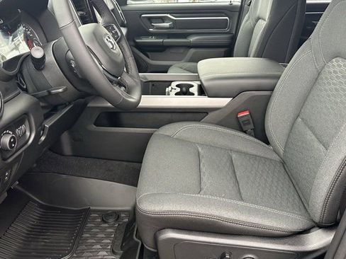 New 2026 RAM 1500 4x4 Crew Cab image 7