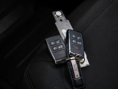 Used 2021 Land Rover Defender 110 AWD/4WD image 67