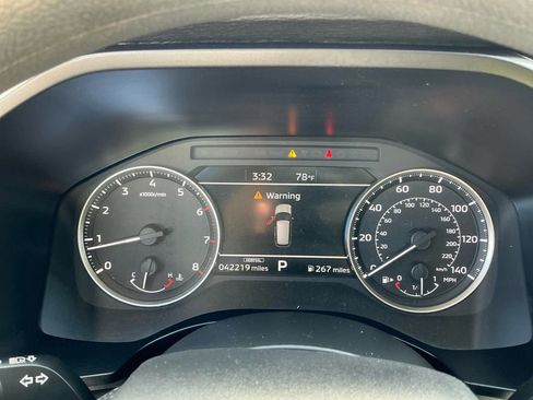 Used 2024 Mitsubishi Outlander ES FWD image 19