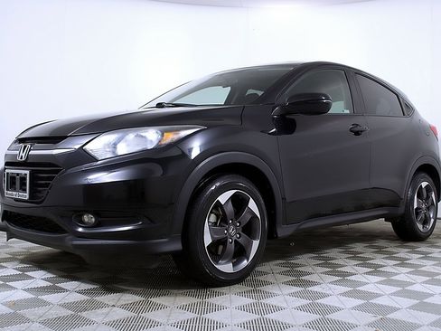 Used 2018 Honda HR-V EX image 2