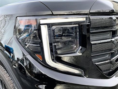 Used 2024 GMC Sierra 1500 Elevation image 32