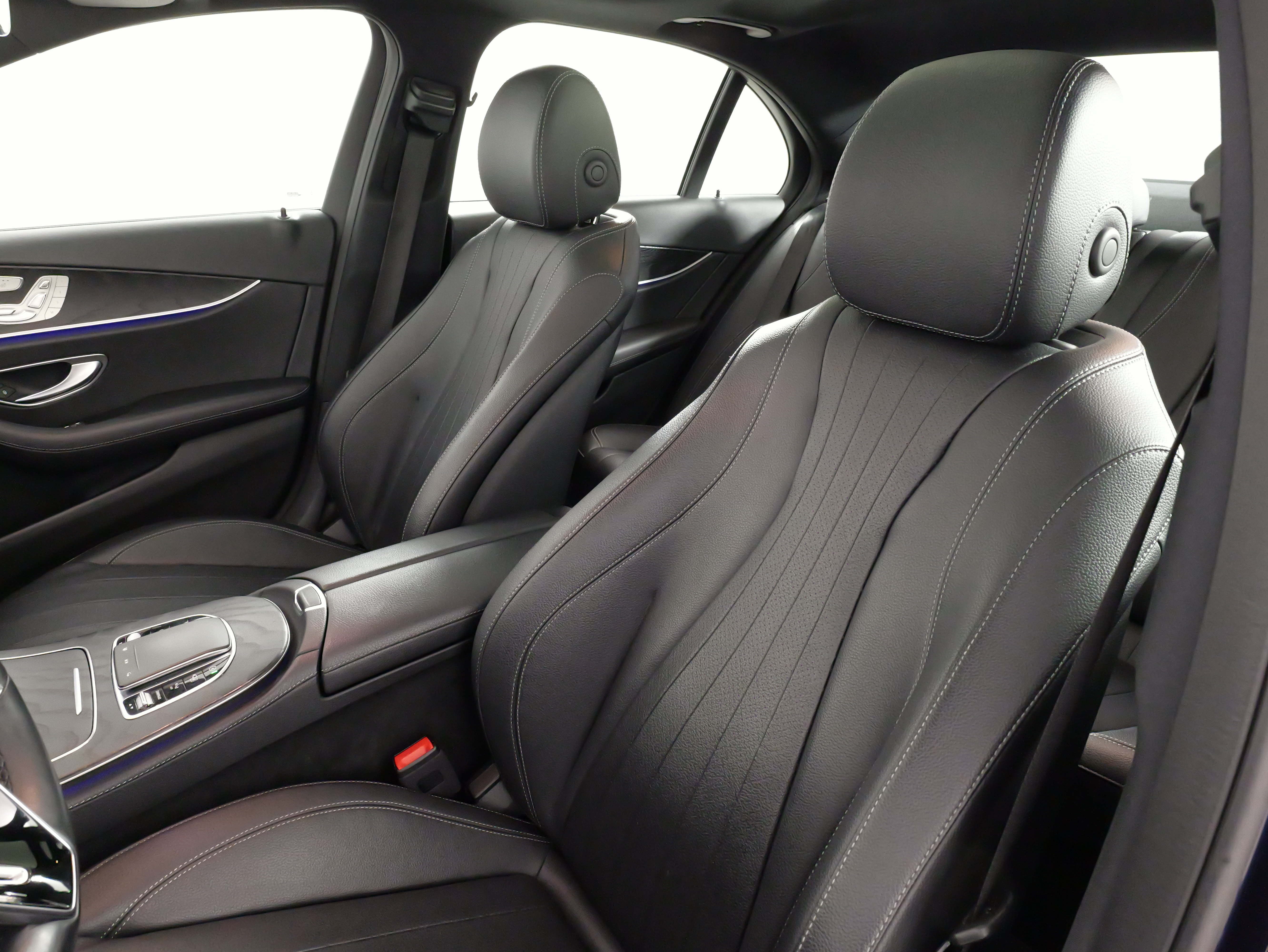 Used 2023 Mercedes-Benz E 350 4MATIC Sedan image 31
