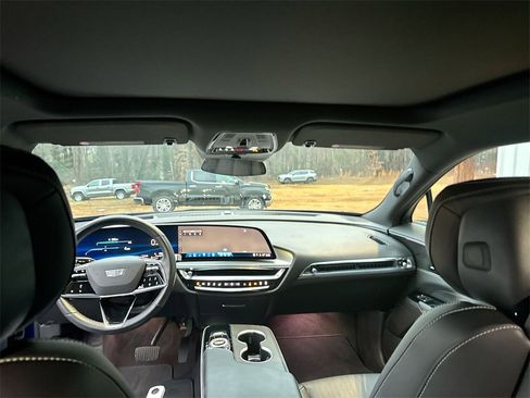 Used 2024 Cadillac Lyriq Luxury image 30