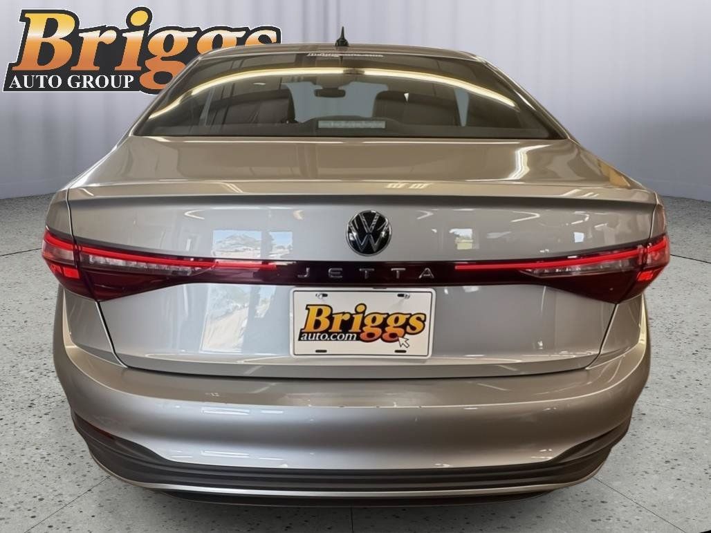 Used 2025 Volkswagen Jetta Sport FWD image 4