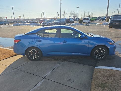 Used 2024 Nissan Sentra SV image 5