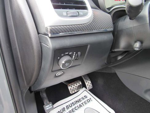 Used 2019 Jeep Grand Cherokee SRT image 12