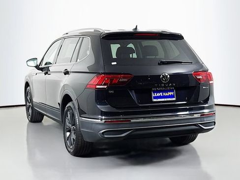 Certified 2023 Volkswagen Tiguan SE w/ Panoramic Sunroof Package AWD/4WD image 5
