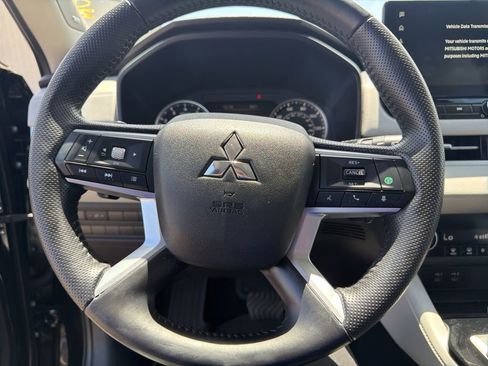 Used 2025 Mitsubishi Outlander SE AWD/4WD image 28