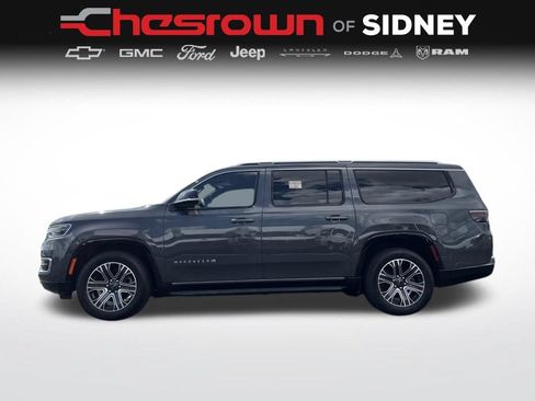 Used 2025 Jeep Wagoneer L 4WD w/ HD Trailer Tow Package image 16