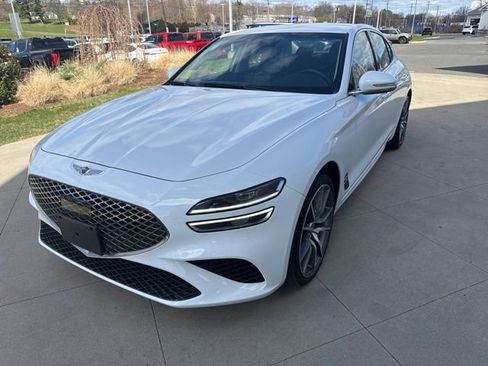 Used 2023 Genesis G70 2.0T image 3