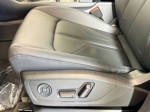 New 2025 Audi Q3 2.0T Premium image 17