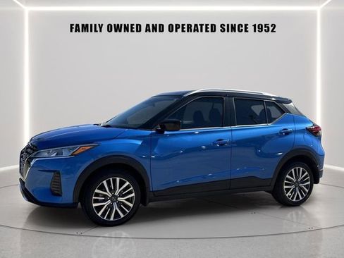 Used 2024 Nissan Kicks SV image 1
