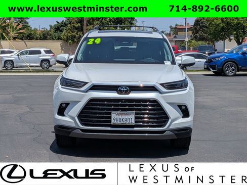Used 2024 Toyota Grand Highlander AWD image 2