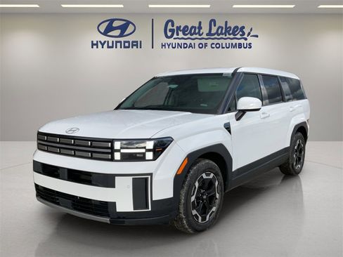 Used 2024 Hyundai Santa Fe SE image 1