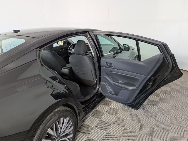 Used 2025 Nissan Altima 2.5 SV FWD image 30