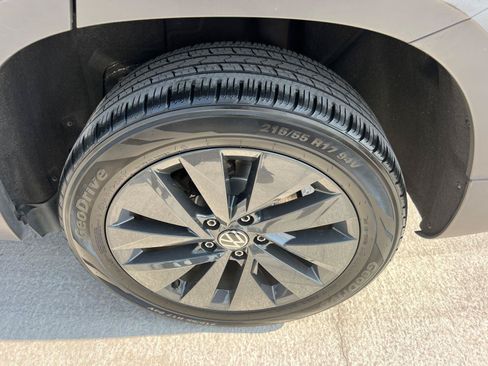 Used 2022 Volkswagen Taos S FWD image 19