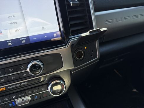 Used 2022 Ford F350 Platinum image 25