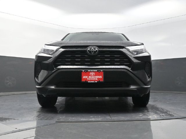 Used 2025 Toyota RAV4 LE AWD/4WD image 32