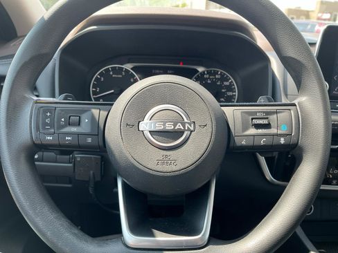 Used 2023 Nissan Rogue SV AWD/4WD image 9