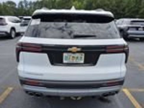 Used 2026 Chevrolet Traverse LT w/ Driver Confidence Package FWD image 4