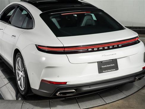 Certified 2025 Porsche Panamera image 31