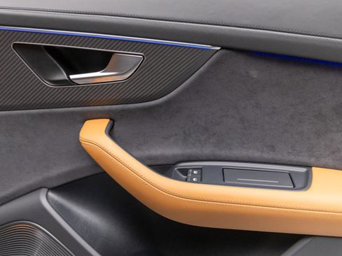 Used 2025 Audi RS Q8 performance image 62