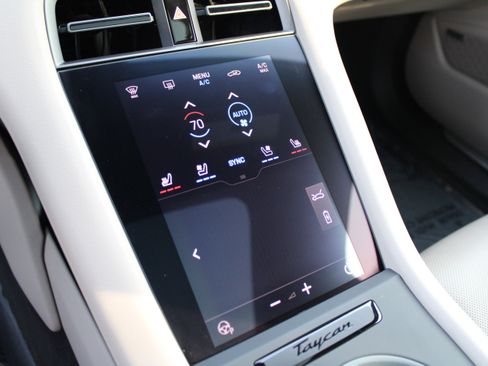 Certified 2025 Porsche Taycan image 20