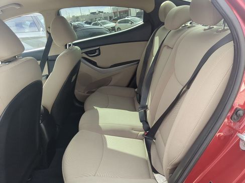 Used 2016 Hyundai Elantra SE image 25