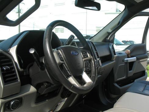 Used 2018 Ford F150 Lariat AWD/4WD image 31