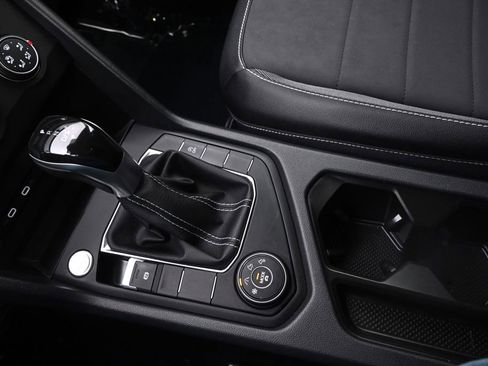 Used 2022 Volkswagen Taos SE AWD/4WD image 31