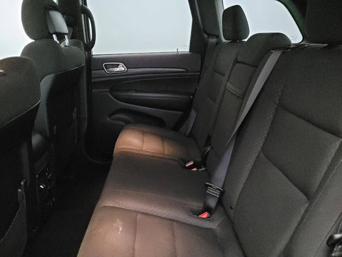 Used 2019 Jeep Grand Cherokee Laredo image 18