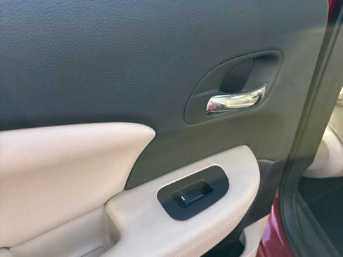 Used 2012 Chrysler 200 Limited image 30