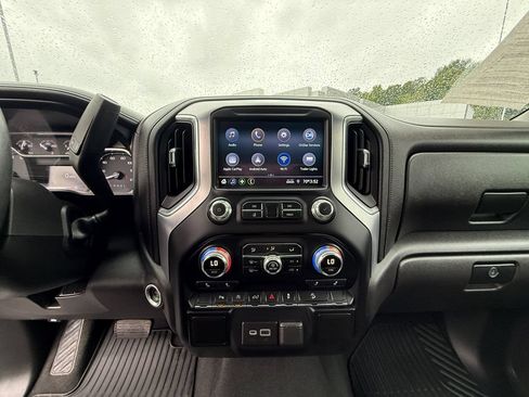 Used 2020 GMC Sierra 1500 SLE w/ SLE Value Package AWD/4WD image 9