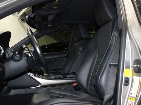 Used 2016 Lexus IS 200t image 19