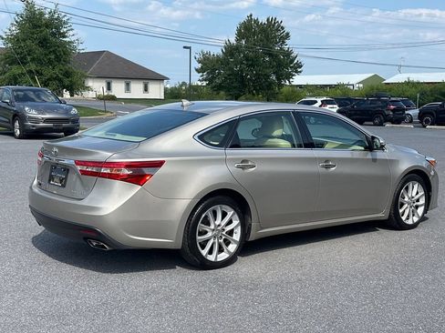 Used 2013 Toyota Avalon Limited FWD image 9