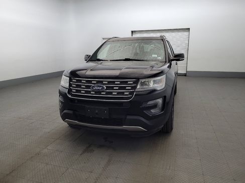 Used 2017 Ford Explorer XLT w/ Equipment Group 201A AWD/4WD image 15
