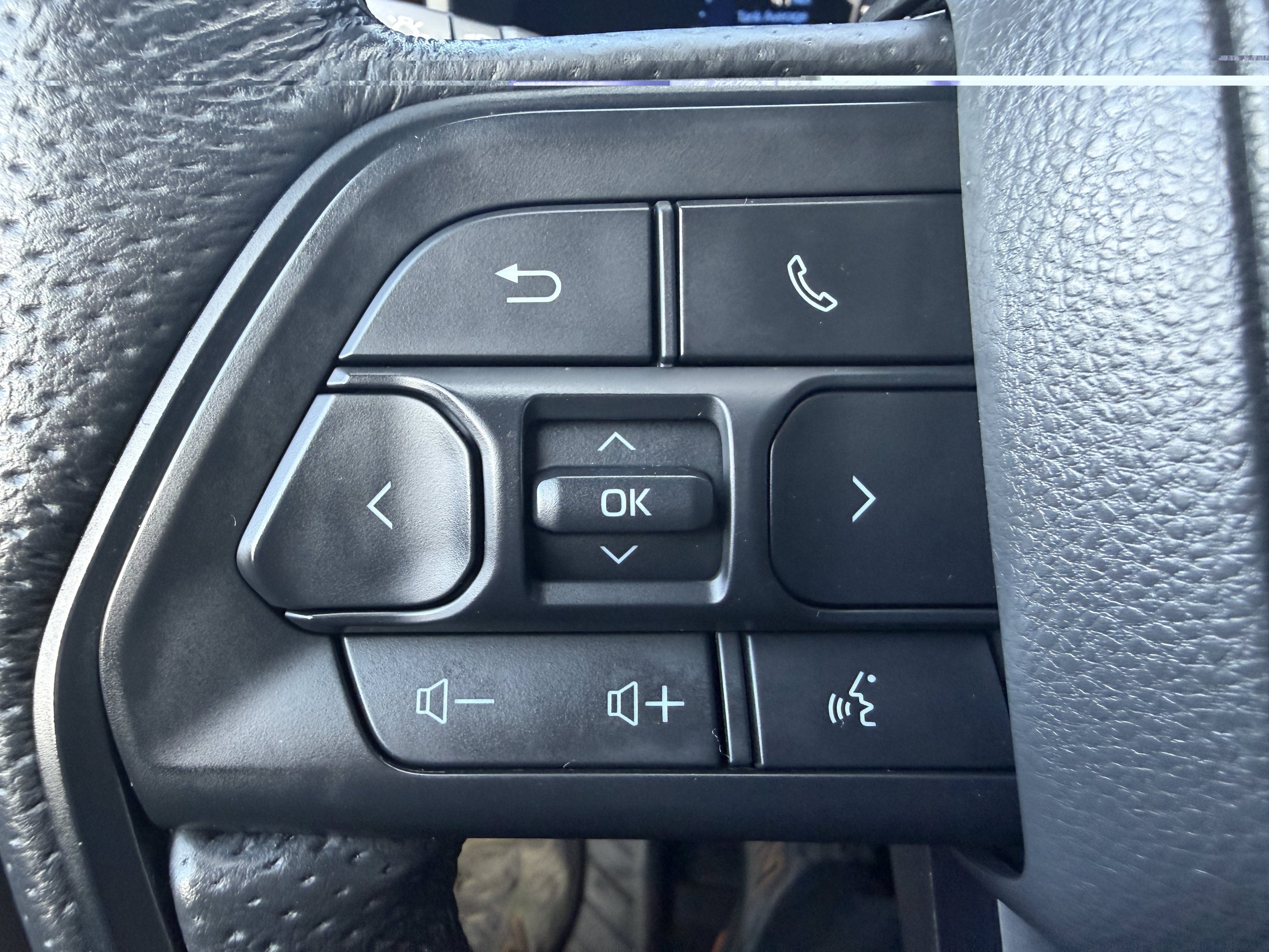 Used 2025 Toyota Sequoia TRD Pro AWD/4WD image 40