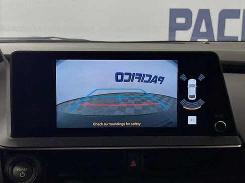 Used 2024 Toyota Prius Prime Premium image 19