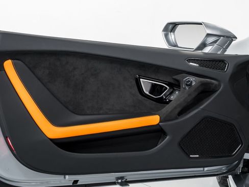 Used 2023 Lamborghini Huracan Tecnica RWD image 9