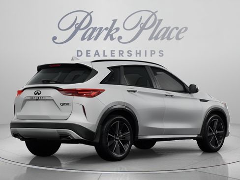 Used 2024 INFINITI QX50 Sport FWD image 3