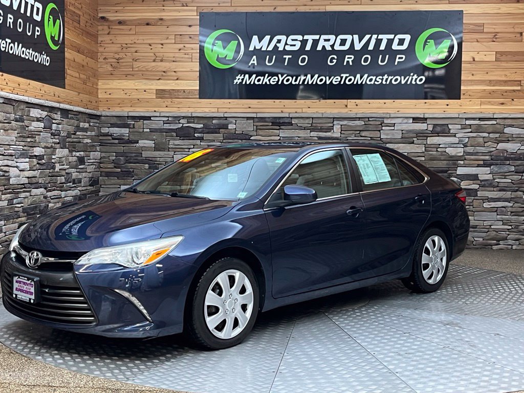 Used 2016 Toyota Camry XLE w/ Moonroof Package FWD image 4