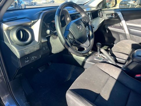 Used 2018 Toyota RAV4 XLE image 12