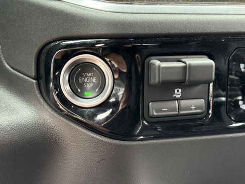 Used 2025 Chevrolet Silverado 1500 LT Trail Boss w/ Convenience Package II image 12