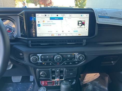 New 2025 Jeep Wrangler Unlimited Rubicon 392 image 15