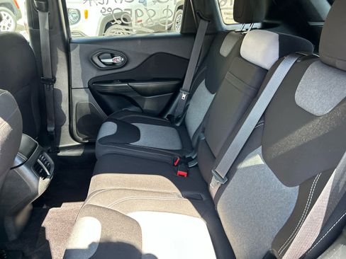 Used 2016 Jeep Cherokee Sport w/ Cold Weather Group image 21