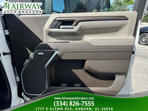 Used 2024 GMC Sierra 2500 SLT w/ SLT Premium Package AWD/4WD image 29