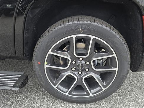 New 2025 Jeep Wagoneer Series III w/ Quick Order Package 25C Super image 8