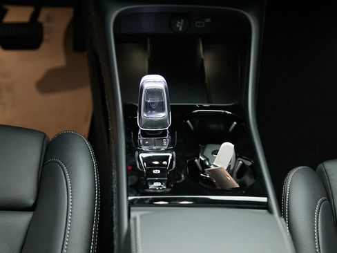 New 2026 Volvo XC40 B5 Plus w/ Protection Package Premier AWD/4WD image 29