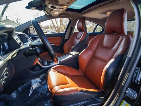 Used 2016 Volvo S60 T5 Premier image 12